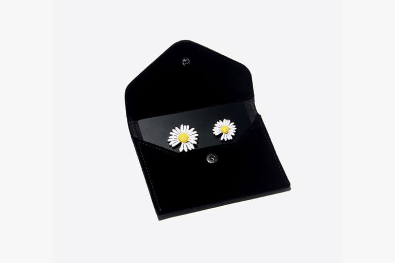PEACEMINUSONE SS20 Accessory Release Bucket Hat Socks Backpack Pins Bracelet