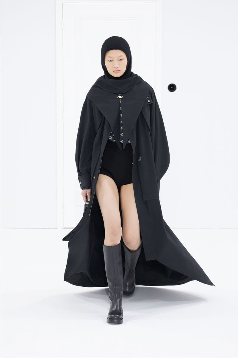 WOOYOUNGMI FW22 Finds the Sweet Spot for Comfortable Layering and Soft Tailoring fall/winter 2022 Paris Fashion Week Runway Collection