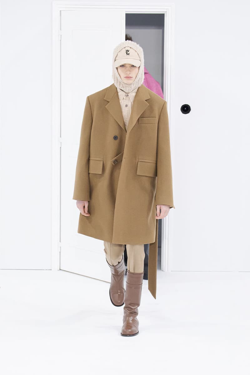 WOOYOUNGMI FW22 Finds the Sweet Spot for Comfortable Layering and Soft Tailoring fall/winter 2022 Paris Fashion Week Runway Collection
