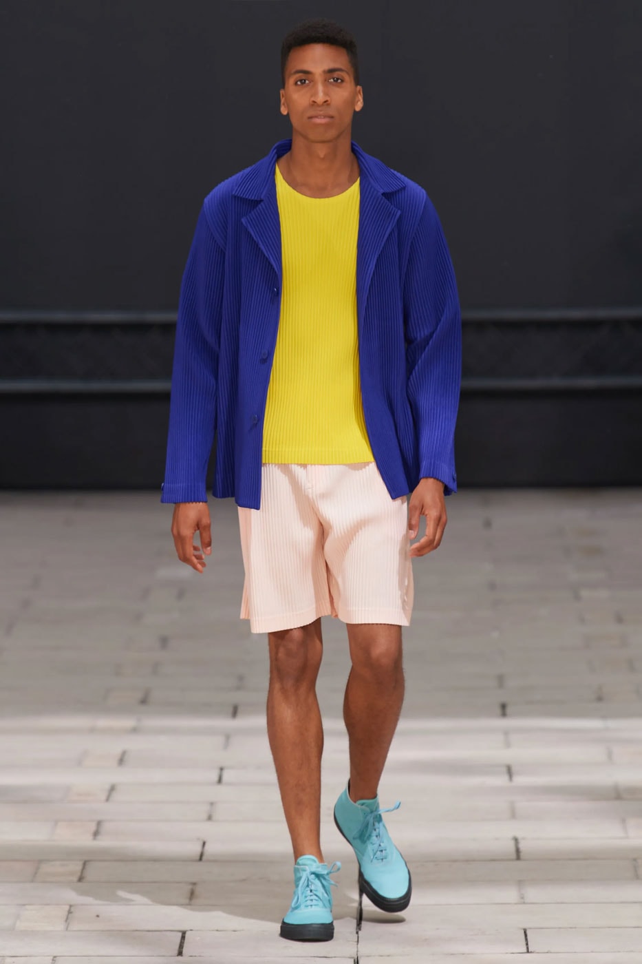 london paris milan fashion week pitti uomo spring summer 2023 best shows highlights jw jonathan anderson loewe prada miuccia raf simons louis vuitton virgil abloh thom browne martine rose charles jeffrey loverboy y/project glenn martens dior kim jones kenzo nigo winnie new york home plisse issey miyake nahmias grace wales bonner