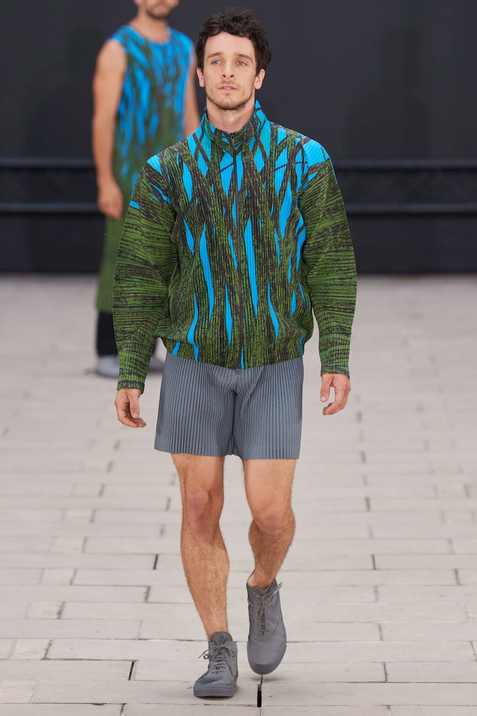 london paris milan fashion week pitti uomo spring summer 2023 best shows highlights jw jonathan anderson loewe prada miuccia raf simons louis vuitton virgil abloh thom browne martine rose charles jeffrey loverboy y/project glenn martens dior kim jones kenzo nigo winnie new york home plisse issey miyake nahmias grace wales bonner